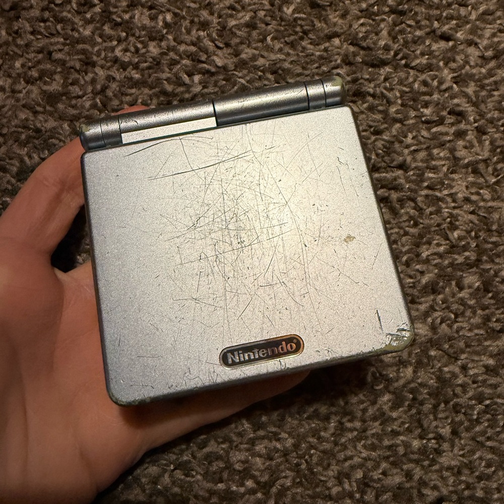Game Boy Advance SP with Case and Charger - Picture 3 of 7